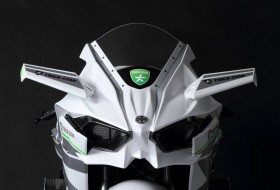 Запознайте се с Kawasaki H2R Trickstar