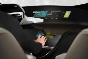 BMW заменят дисплеите с холограми